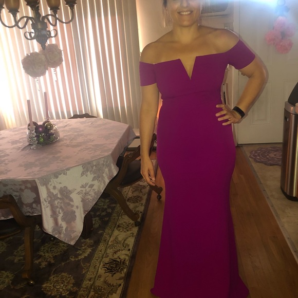 Lulus Magenta Off the Shoulder dress new with tags - Picture 3 of 3